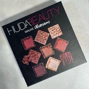 Mauve Obsessions Huda Beauty Eyeshadow Palette